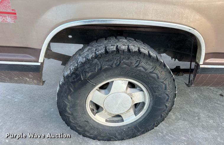 image for item DQ6566 1998 Chevrolet K1500 pickup truck