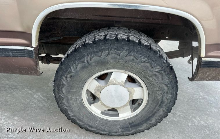 image for item DQ6566 1998 Chevrolet K1500 pickup truck