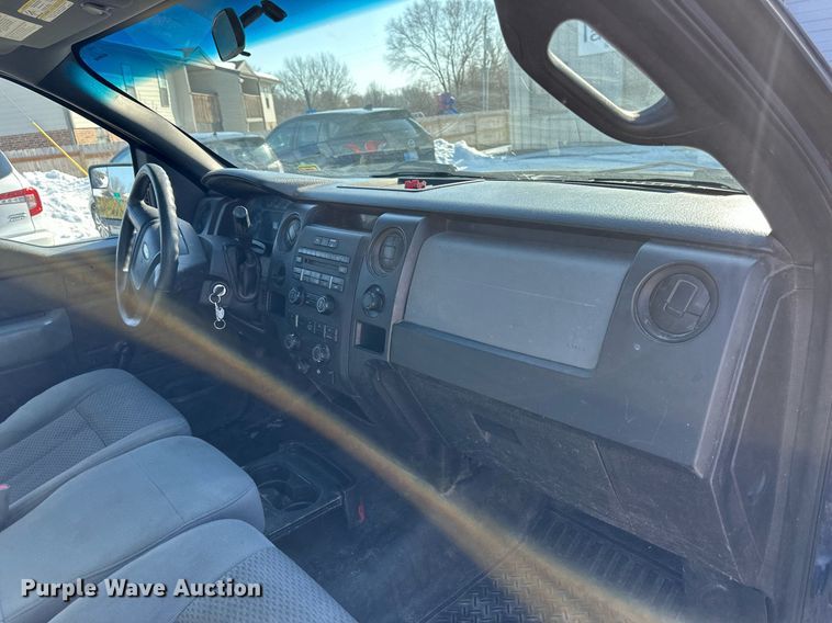 image for item DQ6570 2011 Ford F150 pickup truck