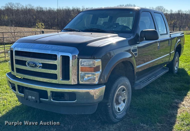 image for item DS3217 2008 Ford F250 Super Duty XLT Crew Cab pickup truck