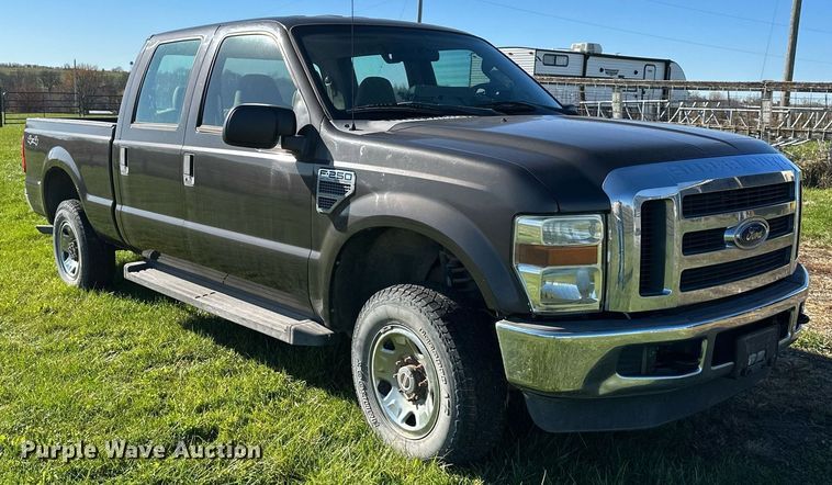 image for item DS3217 2008 Ford F250 Super Duty XLT Crew Cab pickup truck