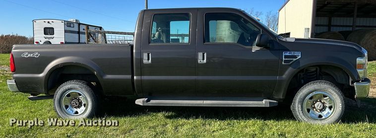 image for item DS3217 2008 Ford F250 Super Duty XLT Crew Cab pickup truck