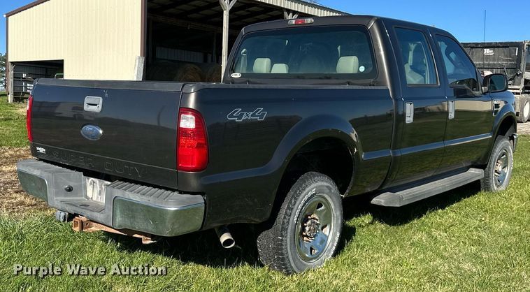 image for item DS3217 2008 Ford F250 Super Duty XLT Crew Cab pickup truck