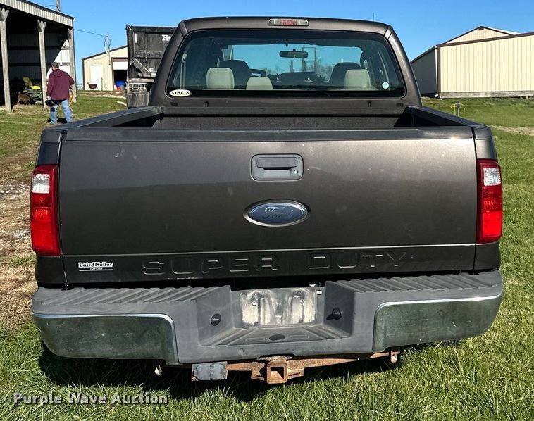 image for item DS3217 2008 Ford F250 Super Duty XLT Crew Cab pickup truck