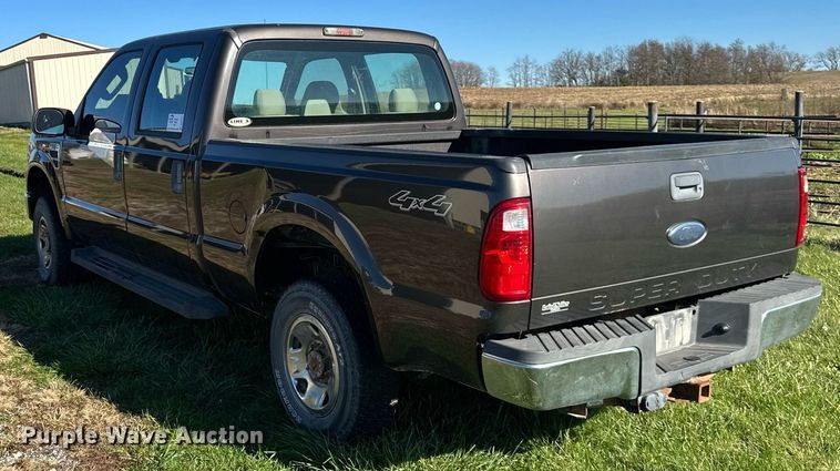 image for item DS3217 2008 Ford F250 Super Duty XLT Crew Cab pickup truck