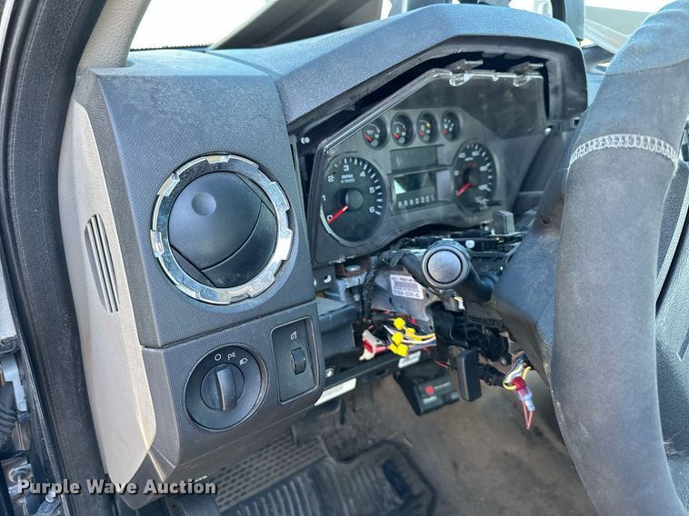 image for item DS3217 2008 Ford F250 Super Duty XLT Crew Cab pickup truck