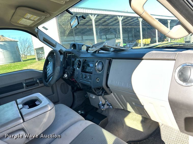 image for item DS3217 2008 Ford F250 Super Duty XLT Crew Cab pickup truck