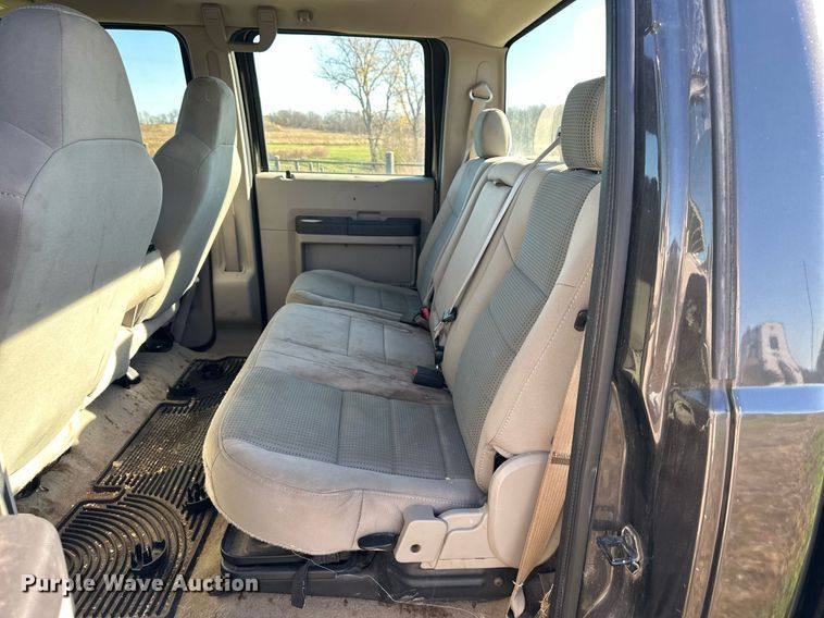 image for item DS3217 2008 Ford F250 Super Duty XLT Crew Cab pickup truck