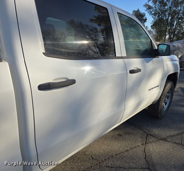 image for item DT5368 2017 Chevrolet Silverado 1500 Crew Cab pickup truck