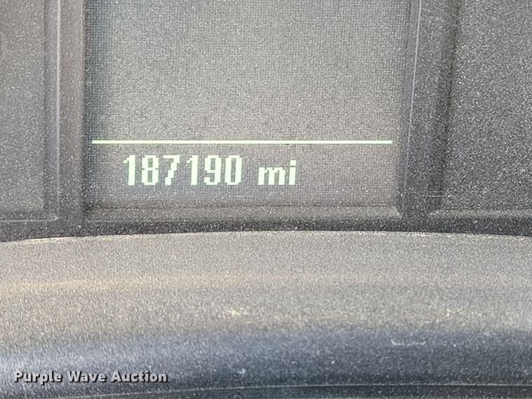 image for item DT5368 2017 Chevrolet Silverado 1500 Crew Cab pickup truck