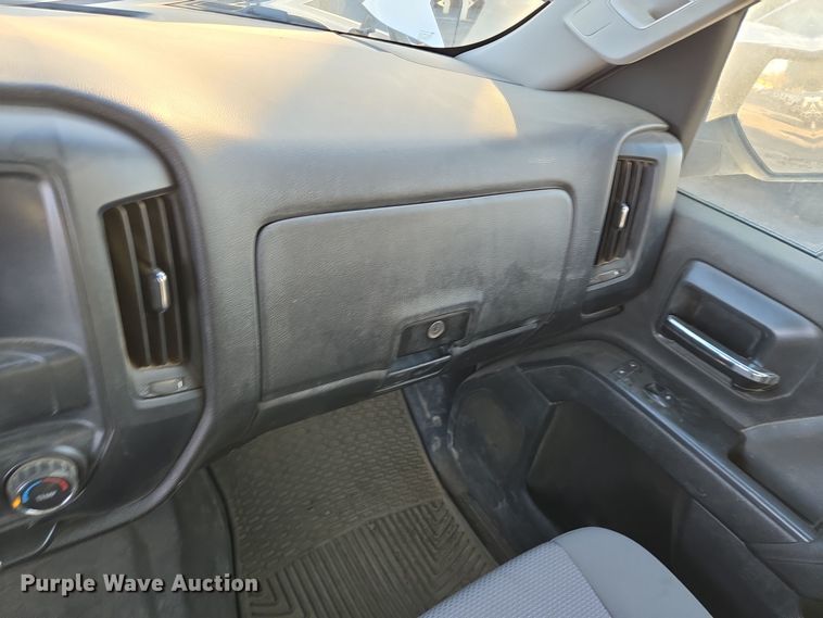 image for item DT5368 2017 Chevrolet Silverado 1500 Crew Cab pickup truck