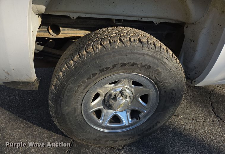 image for item DT5368 2017 Chevrolet Silverado 1500 Crew Cab pickup truck