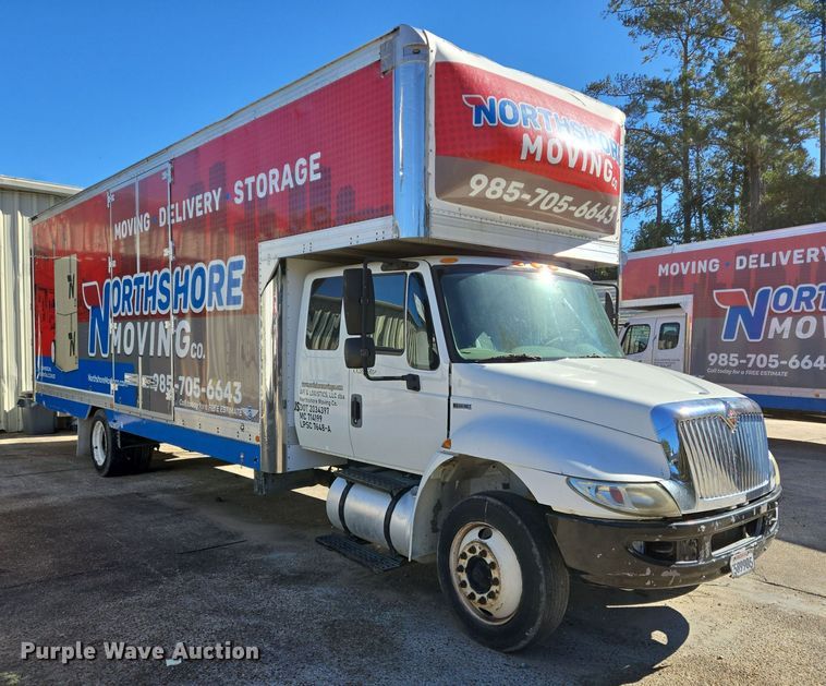 image for item DT5412 2013 International 4300M7 truck cab and chassis