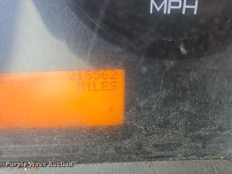 image for item DT5412 2013 International 4300M7 truck cab and chassis