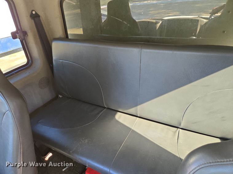 image for item DT5412 2013 International 4300M7 truck cab and chassis