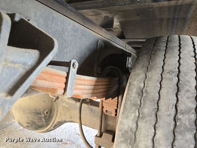 image for item DT5412 2013 International 4300M7 truck cab and chassis