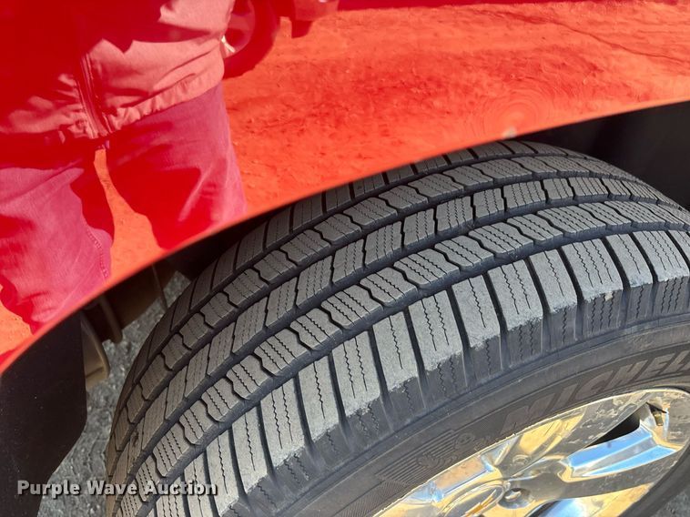 image for item DT5460 2015 Chevrolet Suburban LT SUV