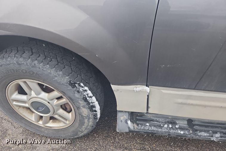 image for item DT7029 2003 Ford Expedition SUV