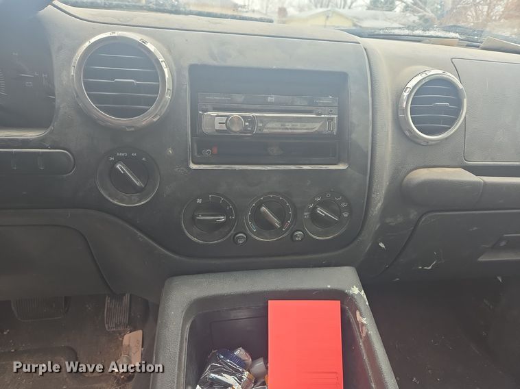 image for item DT7029 2003 Ford Expedition SUV
