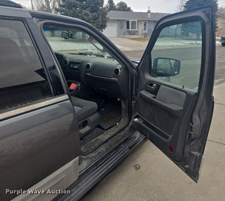 image for item DT7029 2003 Ford Expedition SUV