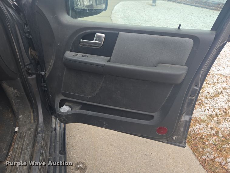 image for item DT7029 2003 Ford Expedition SUV