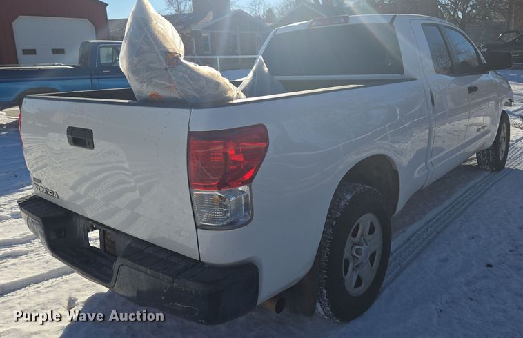 image for item DT7033 2012 Toyota Tundra Double Cab pickup truck