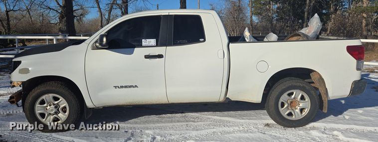 image for item DT7033 2012 Toyota Tundra Double Cab pickup truck