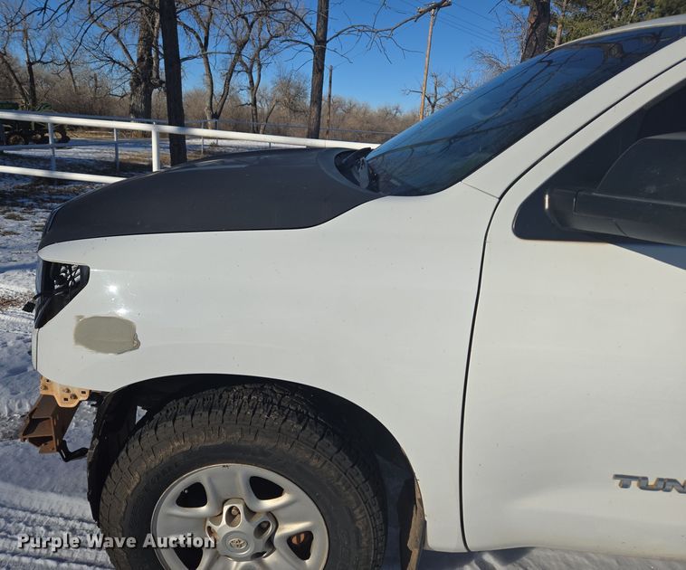 image for item DT7033 2012 Toyota Tundra Double Cab pickup truck