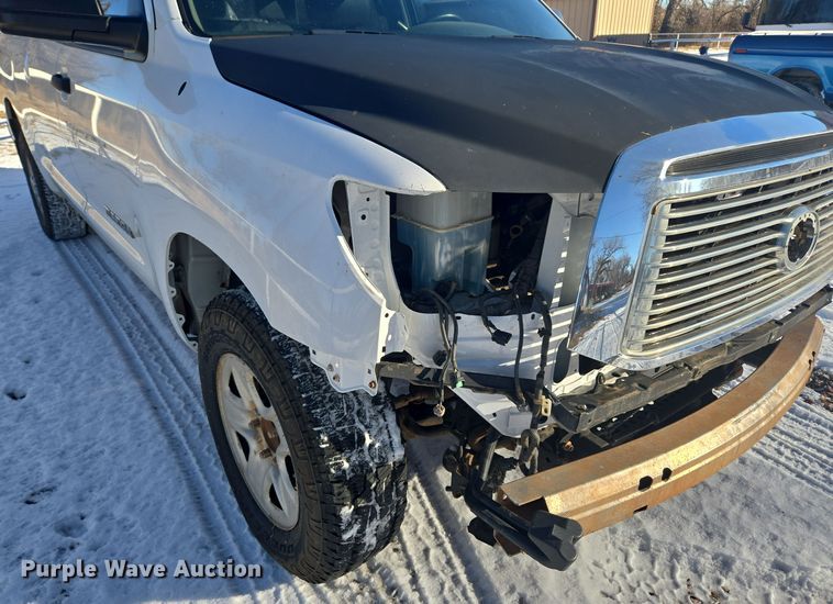 image for item DT7033 2012 Toyota Tundra Double Cab pickup truck