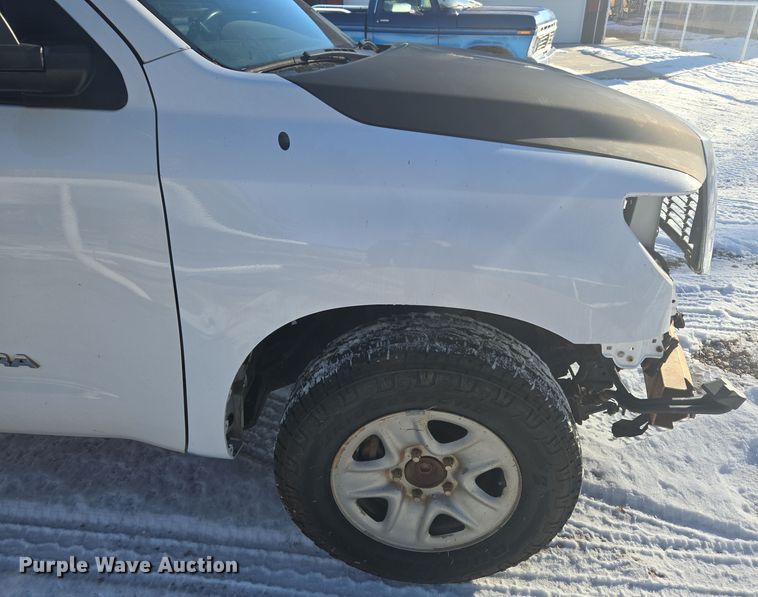 image for item DT7033 2012 Toyota Tundra Double Cab pickup truck