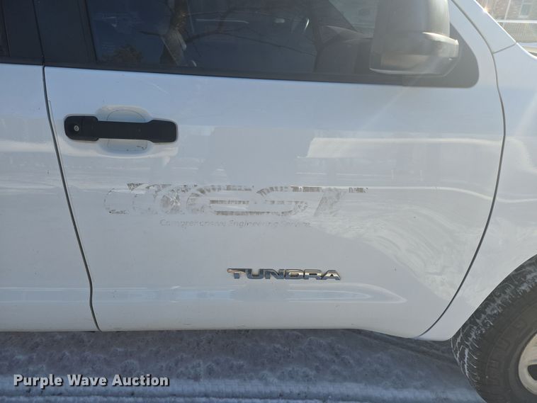 image for item DT7033 2012 Toyota Tundra Double Cab pickup truck