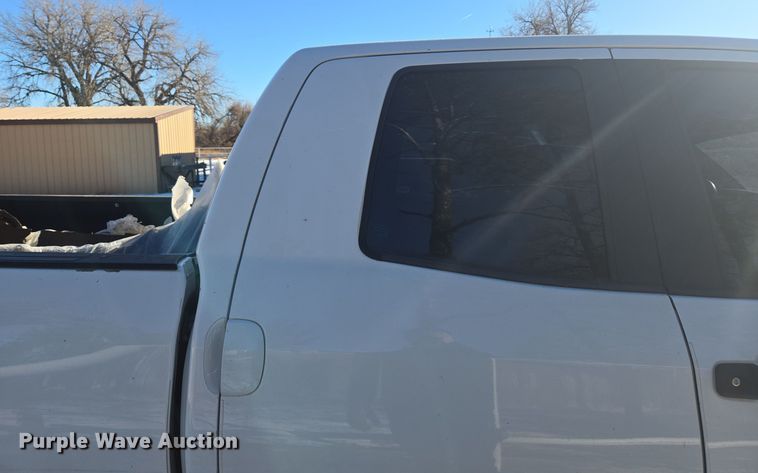 image for item DT7033 2012 Toyota Tundra Double Cab pickup truck