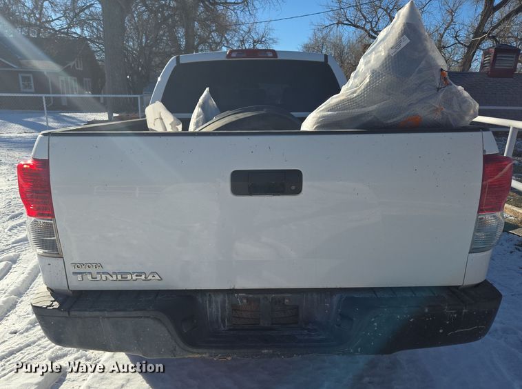 image for item DT7033 2012 Toyota Tundra Double Cab pickup truck