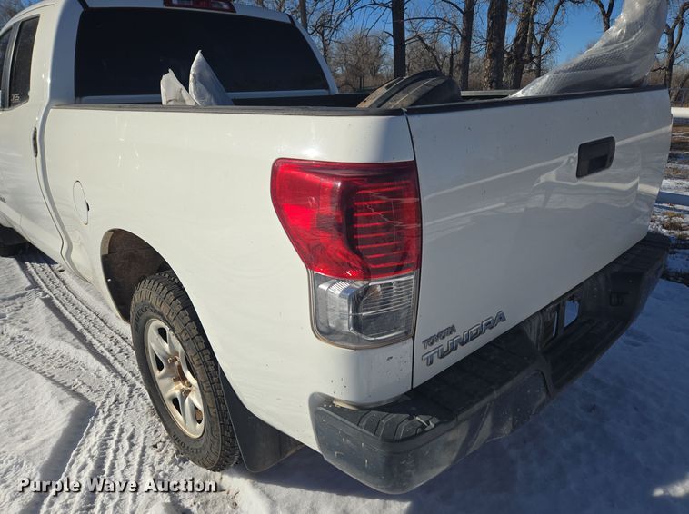 image for item DT7033 2012 Toyota Tundra Double Cab pickup truck