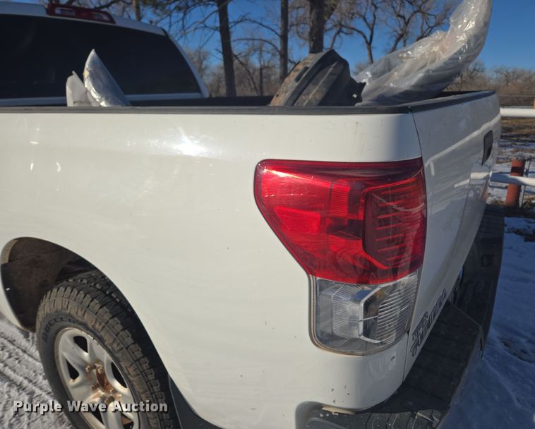image for item DT7033 2012 Toyota Tundra Double Cab pickup truck