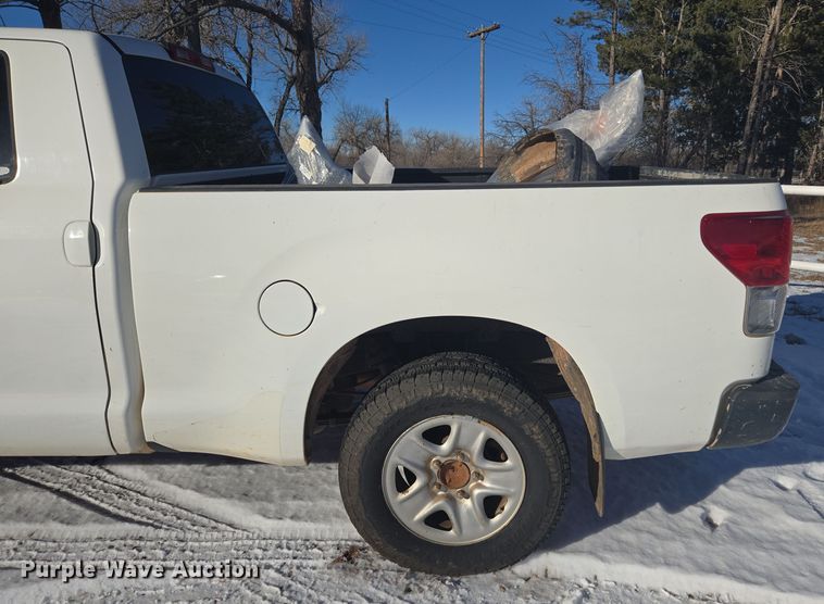 image for item DT7033 2012 Toyota Tundra Double Cab pickup truck