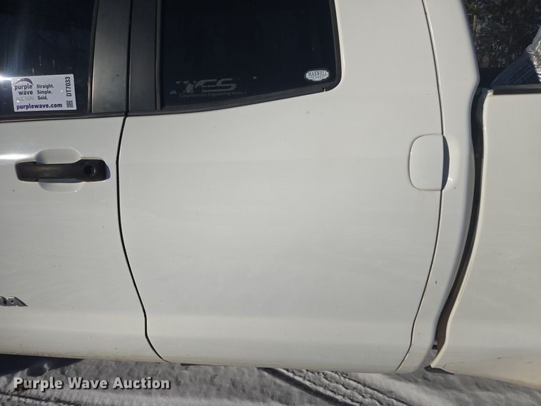 image for item DT7033 2012 Toyota Tundra Double Cab pickup truck