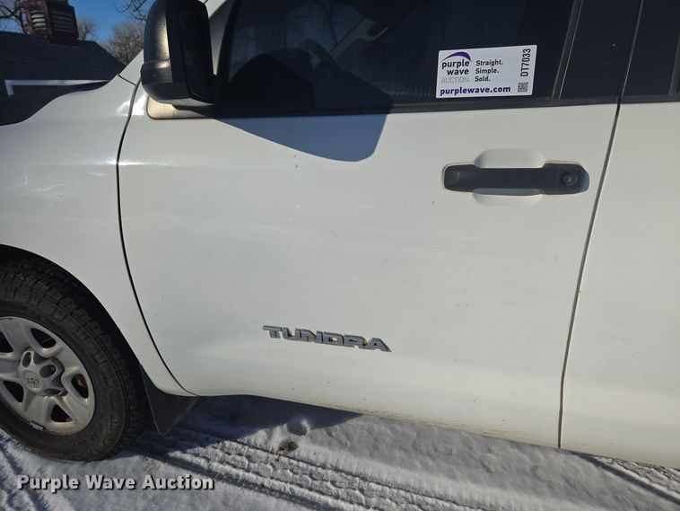 image for item DT7033 2012 Toyota Tundra Double Cab pickup truck