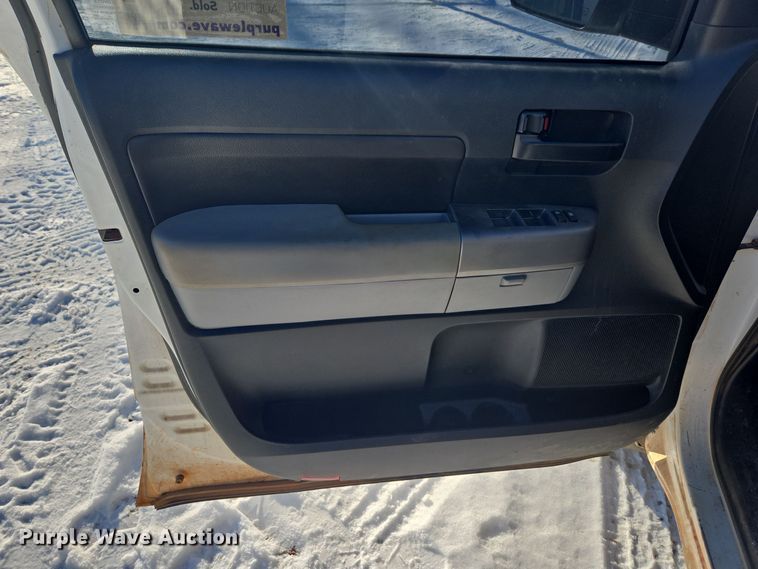 image for item DT7033 2012 Toyota Tundra Double Cab pickup truck