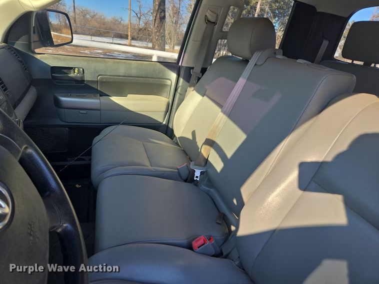 image for item DT7033 2012 Toyota Tundra Double Cab pickup truck