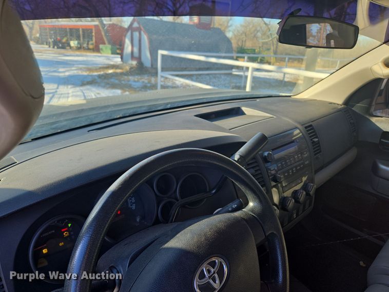 image for item DT7033 2012 Toyota Tundra Double Cab pickup truck