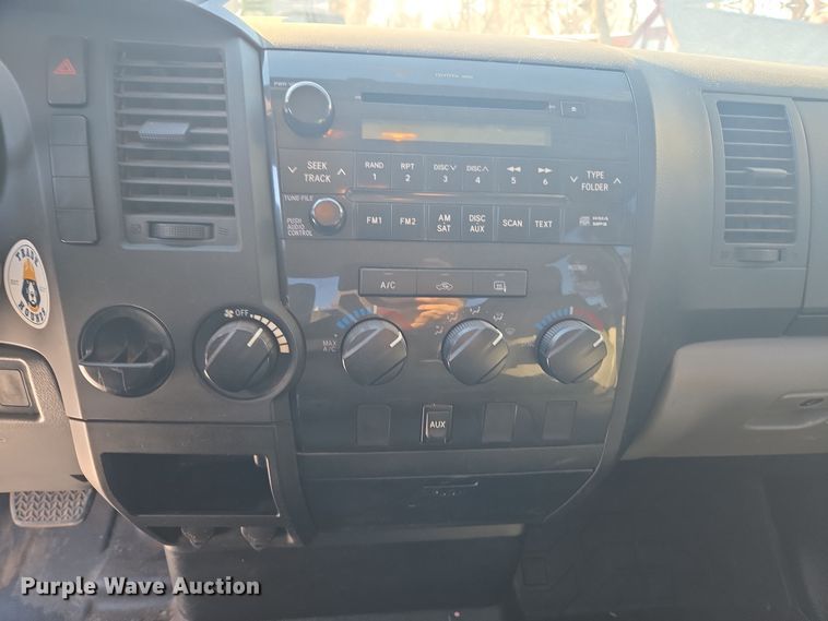 image for item DT7033 2012 Toyota Tundra Double Cab pickup truck