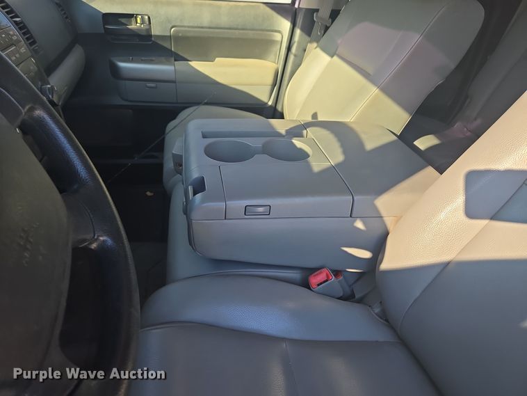 image for item DT7033 2012 Toyota Tundra Double Cab pickup truck