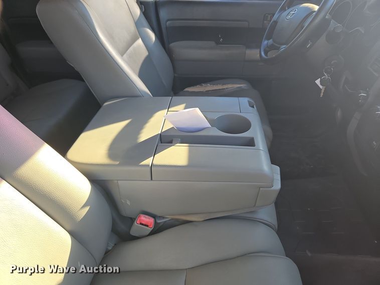 image for item DT7033 2012 Toyota Tundra Double Cab pickup truck