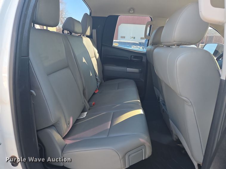 image for item DT7033 2012 Toyota Tundra Double Cab pickup truck