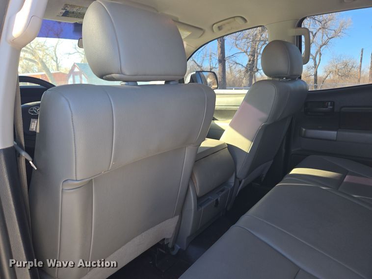 image for item DT7033 2012 Toyota Tundra Double Cab pickup truck