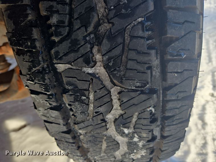 image for item DT7033 2012 Toyota Tundra Double Cab pickup truck