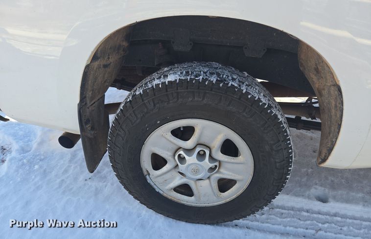 image for item DT7033 2012 Toyota Tundra Double Cab pickup truck