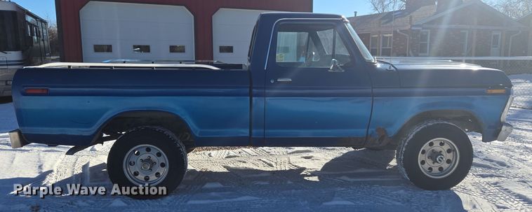 image for item DT7034 1976 Ford F100 pickup truck