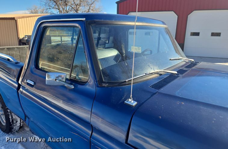 image for item DT7034 1976 Ford F100 pickup truck
